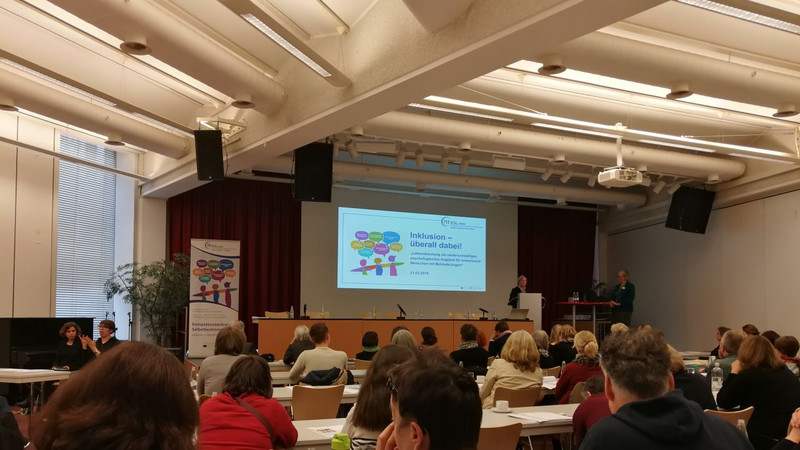 Bild1 vom Fachtag am 21 März 2018 Bild vom Fachtag am 21 März 2018, Blick über die Teilnehmer in Richtung Podium