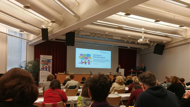 Bild2 vom Fachtag am 21 März 2018 Bild vom Fachtag am 21 März 2018, Blick über die Teilnehmer in Richtung Podium