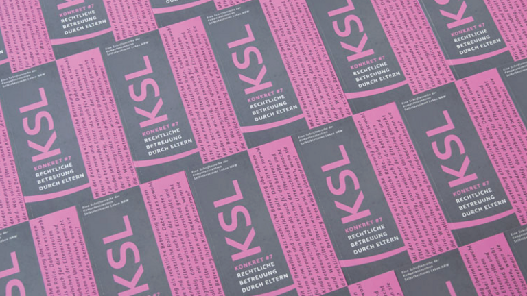 Mehrere Ausgaben der Broschüre KSL Konkret #7 - Rechtliche Betreuung durch Eltern